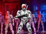 Figura Ultimate Elite Synja Patrol Bot 7” – The Last Ronin - Imagen 6