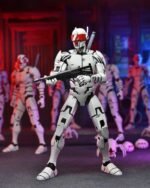 Figura Ultimate Elite Synja Patrol Bot 7” – The Last Ronin - Imagen 4