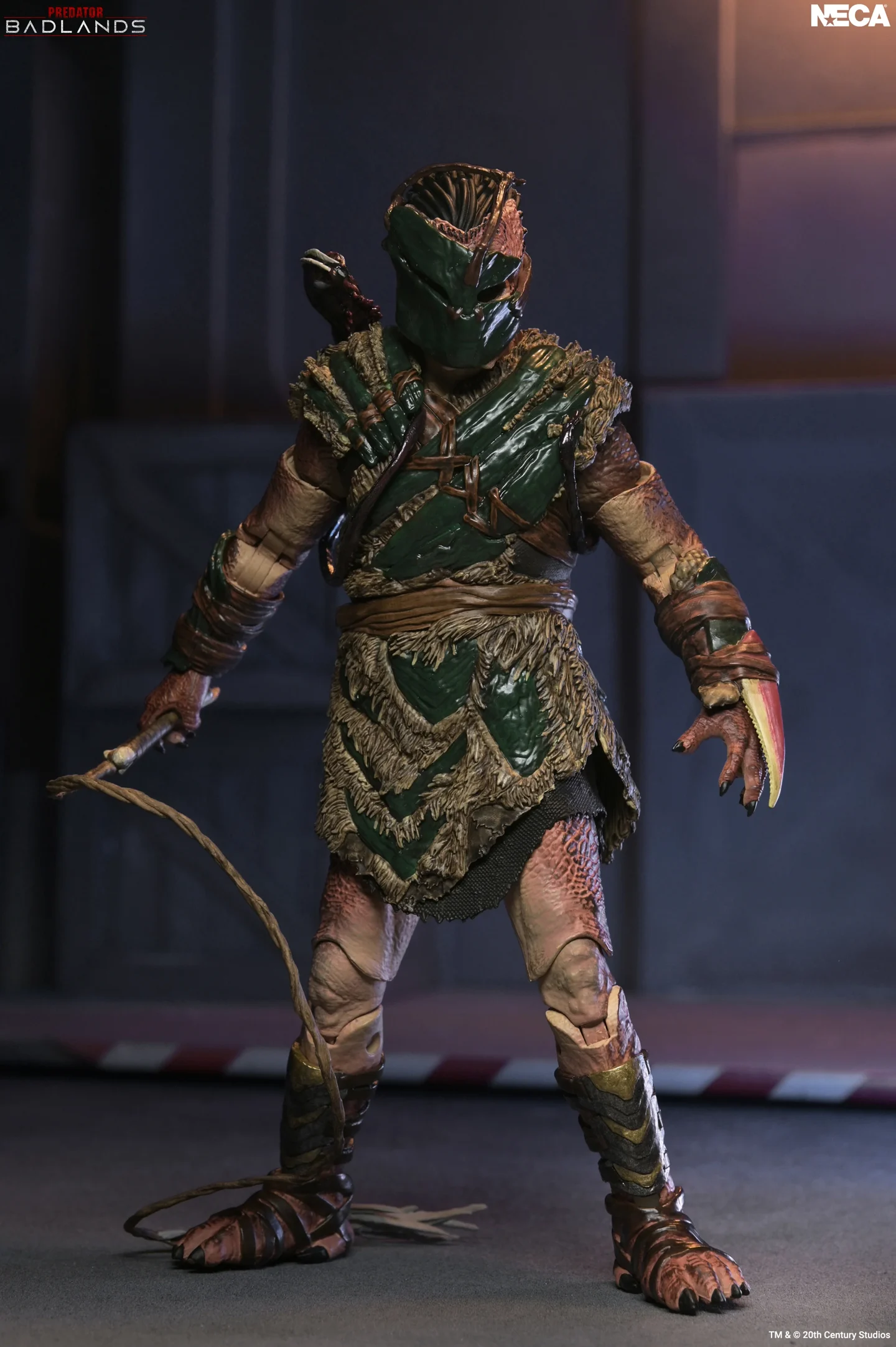 PREDATOR BADLAND BONE BISON 2 Predator: Badlands Ultimate Dek (Bone Bison Armor) NECA - Imagen 1